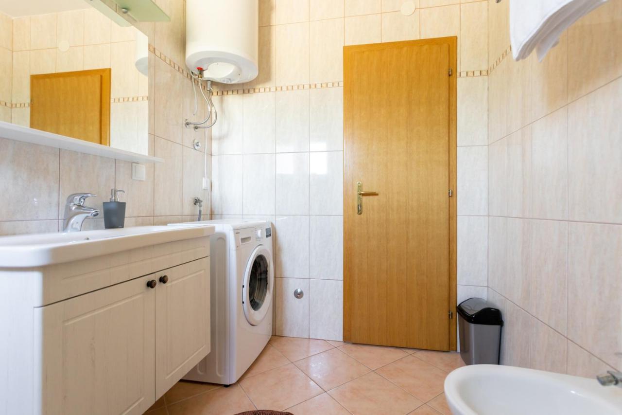 Apartment Demo Malinska Dış mekan fotoğraf