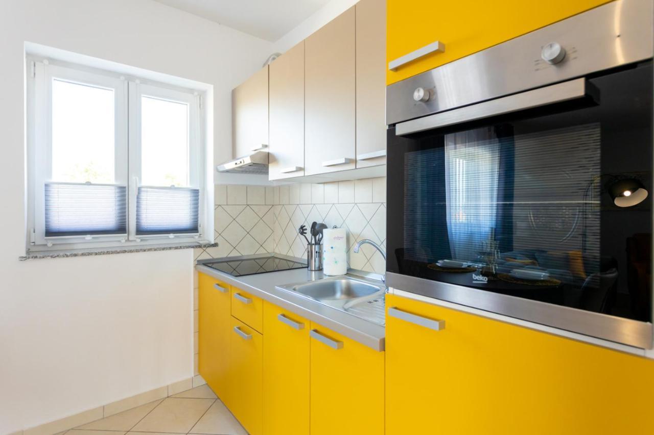 Apartment Demo Malinska Dış mekan fotoğraf