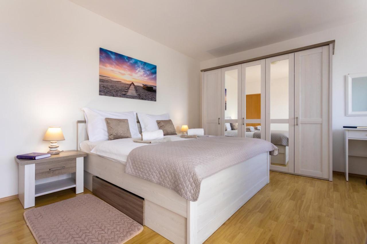 Apartment Demo Malinska Dış mekan fotoğraf