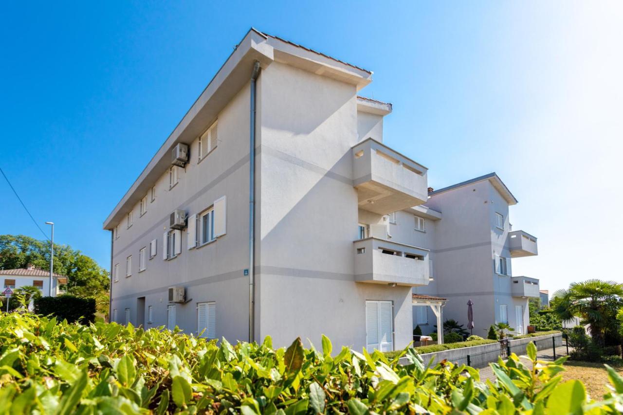 Apartment Demo Malinska Dış mekan fotoğraf